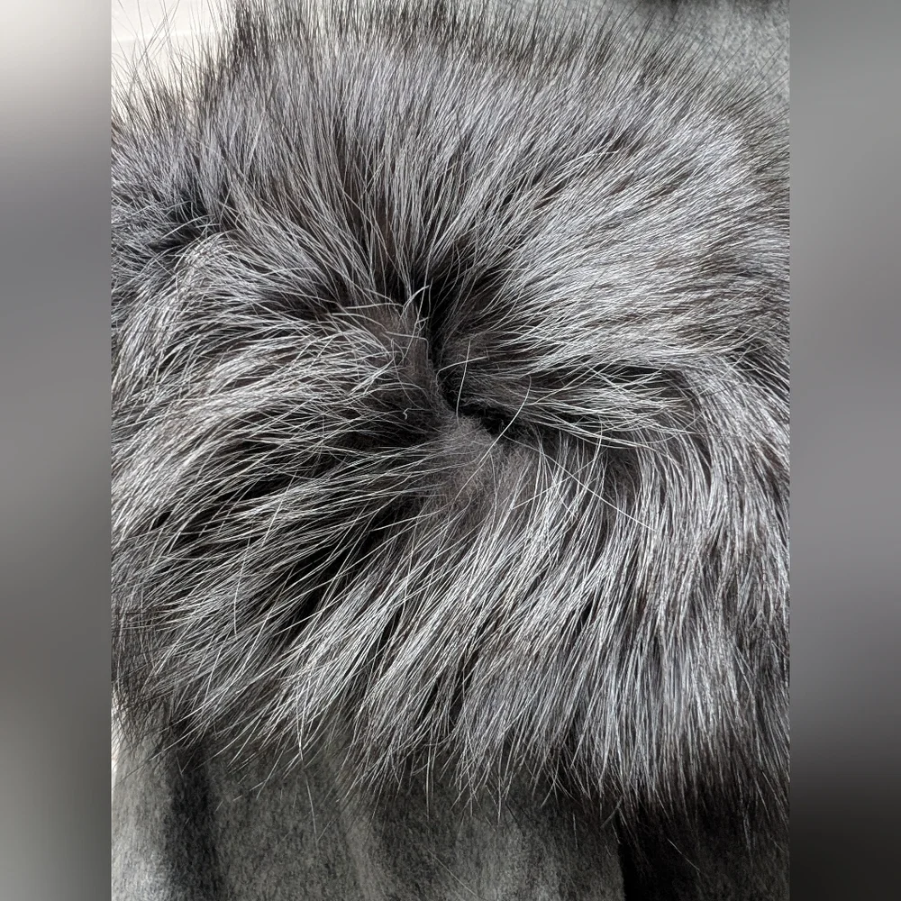 Gray Cape with Fox Fur Trim - Picture 10 of 10